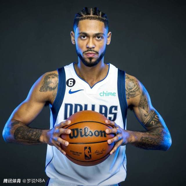 据了解，该片剧组在意大利拍摄期间，因当地新冠肺炎疫情爆发，出于对演员及剧组工作人员安全的考虑，暂停了在意大利的拍摄工作